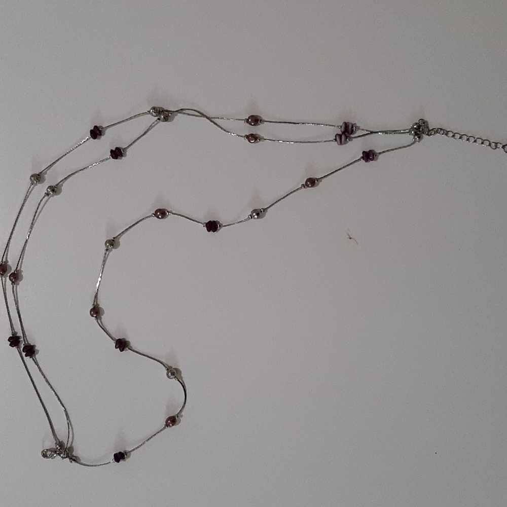 3 pieces of jewelry, 2 necklaces and a bracelet. - Picture 4 of 7